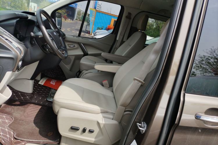 Used Ford Tourneo Custom 2017 2.0T Automatic Elite Version Left Front Seat