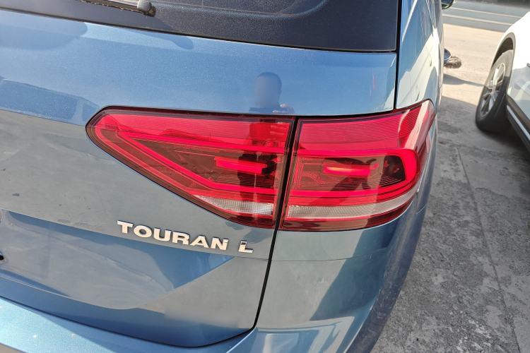 Used Volkswagen Touran 2016 Volkswagen Touran L 280TSI DSG Comfort Edition Right Rear Taillight