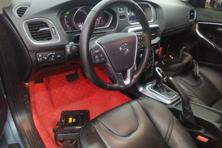 Used Volvo V40 2017 T3 Zhiyi Edition