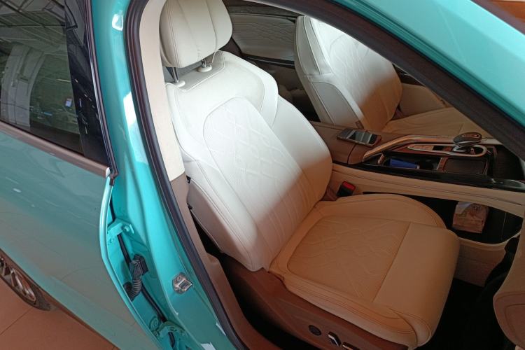 Used VOYAH FREE 2021 Four-Wheel Drive Standard All-Electric Exclusive Luxury Package Right Front Seat