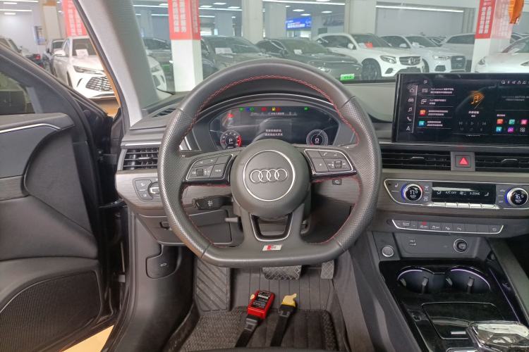 Used Audi A4L 2020 40 TFSI Luxury Dynamic Model
