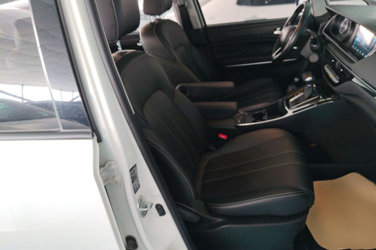 Used GAC Trumpchi M6 2021 270T DCT Luxury Edition (7-seater)
