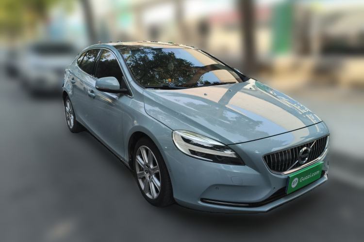 Used Volvo V40 2017 T3 Zhiya Edition
