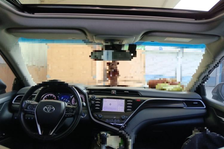 Used Toyota Camry 2018 2.0G Luxury Edition
