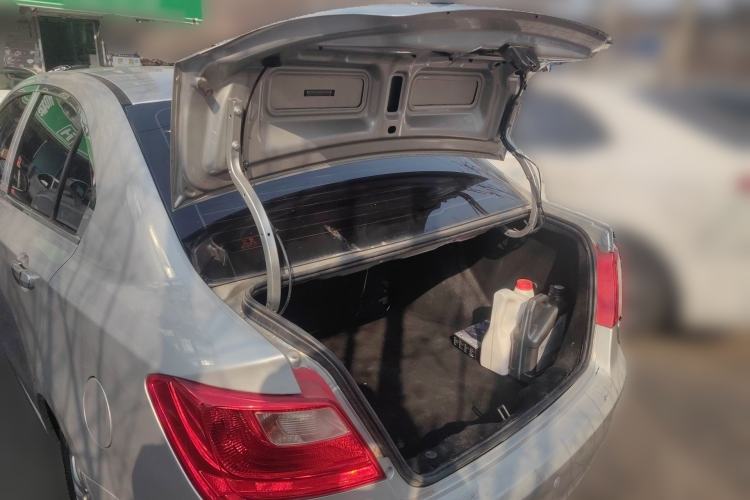 Used CHANGAN Alsvin V3 2012 1.3L Manual Comfort Version China IV Standard Trunk