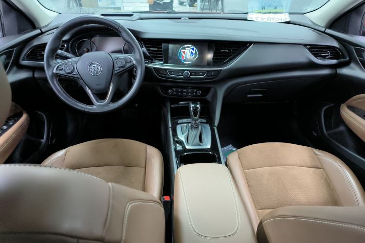 Used Buick Regal 2017 28T Luxury Edition Center Console