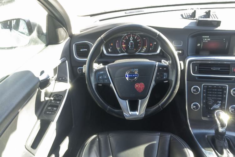 Used Volvo V60 2014 Restyled T5 Zhiya Edition
