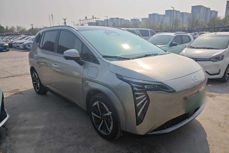 Used AION Y 2022 Plus 70 Smart Edition Front Right 45 Deg