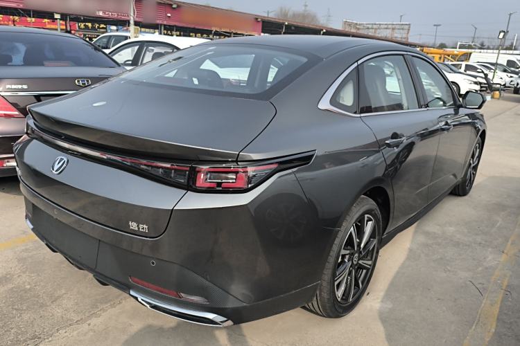 Used CHANGAN Eado 2025 Blue Whale 1.5T 500Bar Prestige Model
