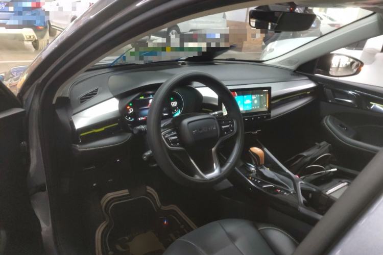 Used Roewe i5 2021 1.5L CVT Diamond Edition Center Console