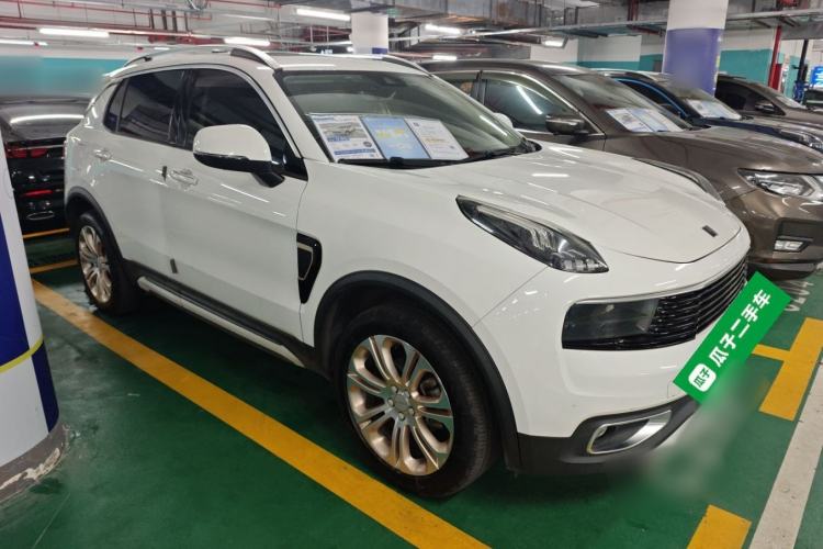 Used Lynk & Co 01 2017 2.0T Two-Wheel Drive Pro Edition Front Right 45 Deg