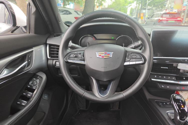 Used Cadillac CT5 2022 28T Luxury Edition Steering Wheel