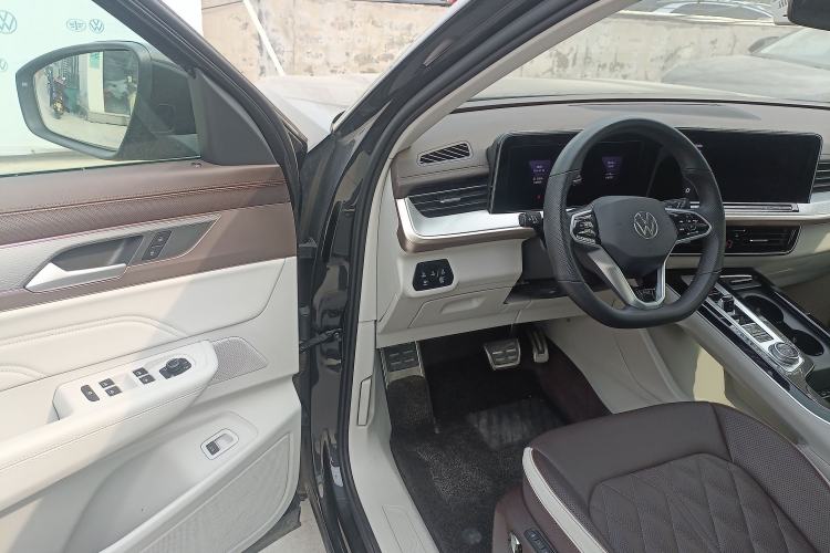 Used Volkswagen Tavendor 2023 380TSI Four-Wheel Drive R-Line Cruise Edition
