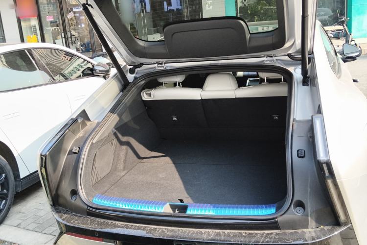 Used XPeng P7 2025 Model—702 Long Range Ultra Trunk