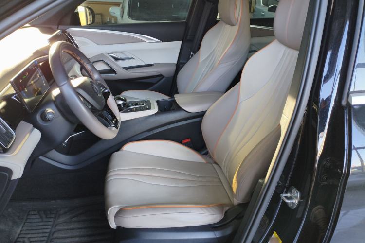 Used BYD Song Pro New Energy 2024 HONOR Edition DM-i 71KM Navigation Model
