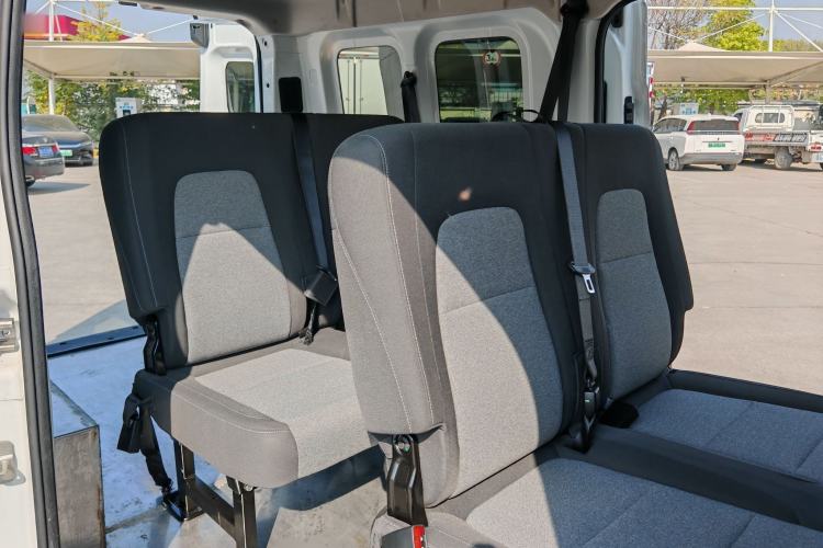 Used Ruichi EC75 2025 Model Passenger Vehicle Smart Driving Ultra-Charging Edition, Pioneer Type I, 52.16 kWh
