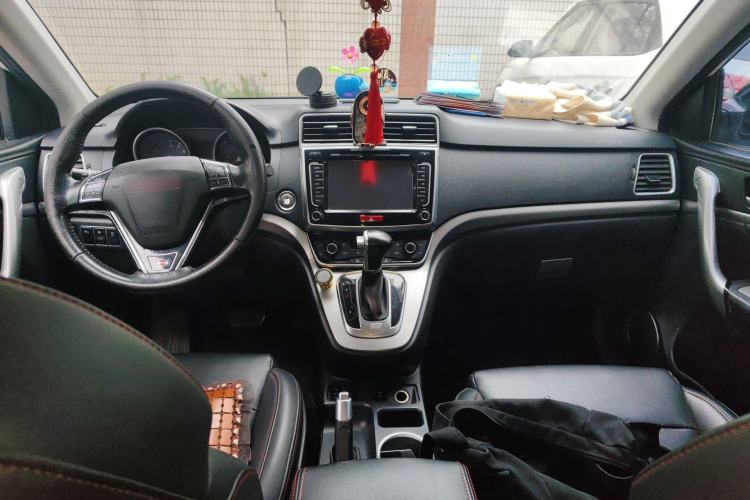 Used Haval H6 2015 Sport Edition 1.5T Automatic Two-Wheel Drive Luxury Model Center Console