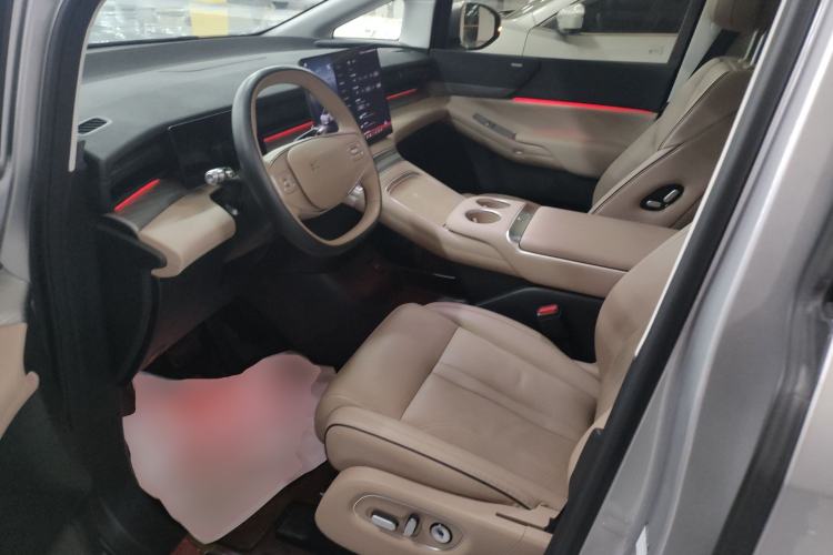 Used XPeng X9 2024 702 Ultra-Long Range Max
