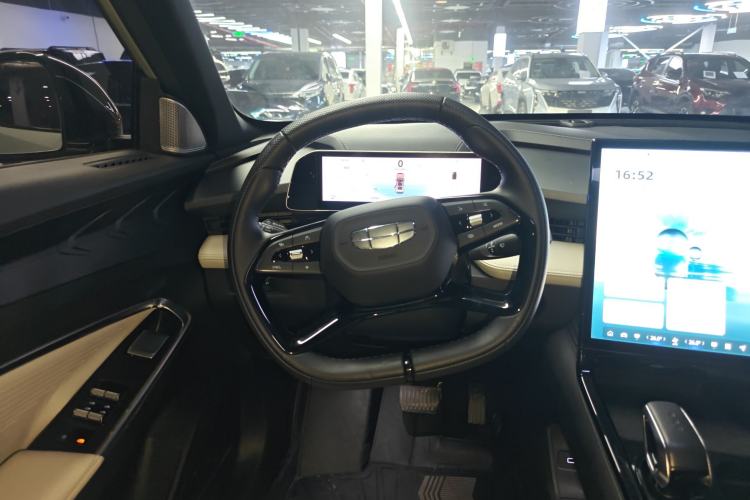 Used Geely Auto Emgrand X7 Sport 2023 Boyue COOL 1.5TD ZhiZun Edition