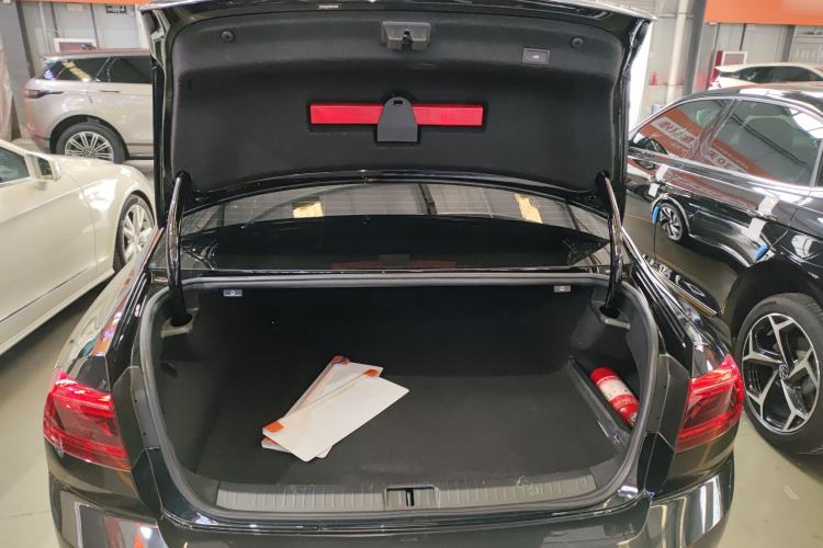 Used Volkswagen Magotan GTE Plug-in Hybrid 2022 GTE Luxury Model Trunk