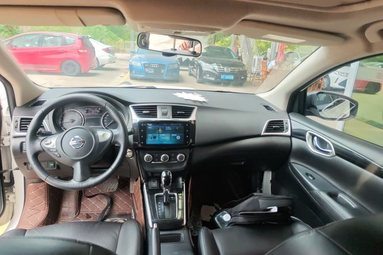 Used Nissan Sylphy 2019 1.6XV CVT Smart Connect Luxury Edition China VI Standard Center Console