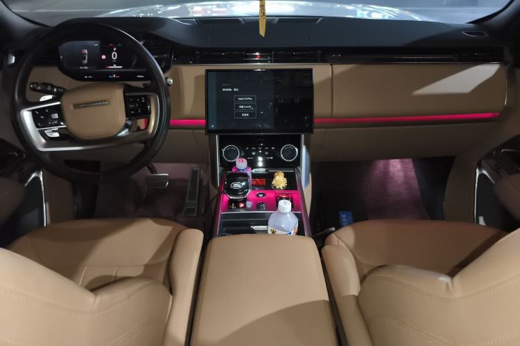 Used Land Rover Range Rover 2023 3.0 L6 400 PS Prestige Seven-Seater Extended Version
