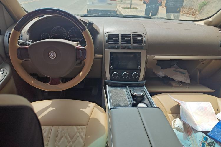 Used Buick GL8 2014 2.4L Classic Edition Center Console