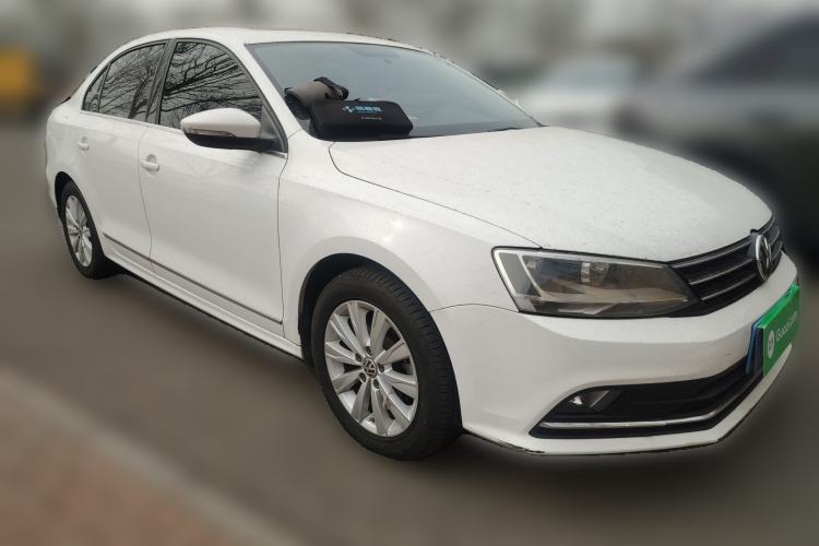 Used Volkswagen Sagitar 2015 1.6L Automatic Comfort Model Front Right 45 Deg