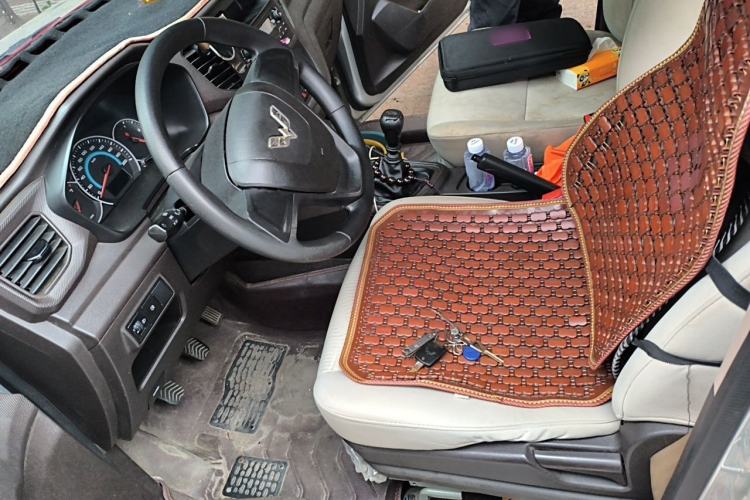 Used Wuling Hongguang V 2019 1.5L Enjoyment Version China VI LAR
