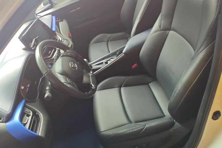 Used Toyota C-HR 2021 Dual-Motor 2.0L E-CVT Luxury Edition
