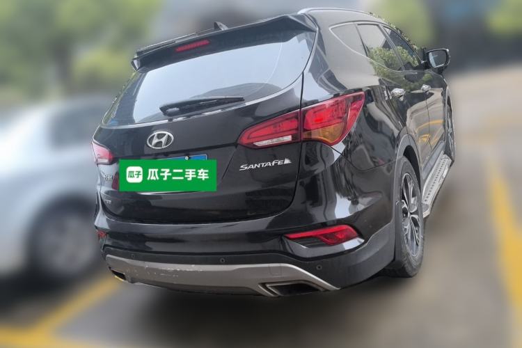 Used Hyundai Santa Fe 2017 2.0T Automatic Two-Wheel Drive Smart Version 7 Seats
