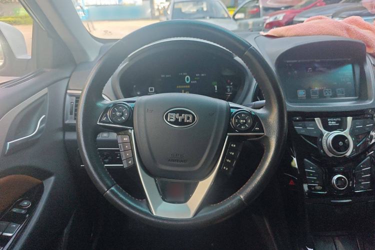 Used BYD Qin New Energy 2015 1.5T Dual-Crown Flagship Plus Edition