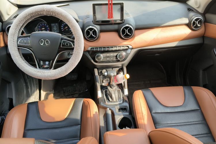 Used BAIC Senova X35 2016 1.5L Automatic Luxury Edition Interior 2