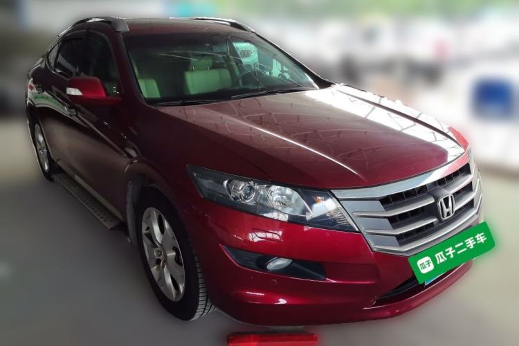 Used Honda Crosstour 2012 2.4L Luxury Edition Front Right 45 Deg