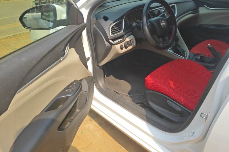 Used Buick GT 2018 15T Dual-Clutch Advanced Model China V Standard Driver Seat