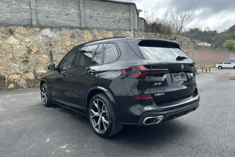 Used BMW X5 2023 xDrive 30Li Luxury M Sport Night Edition Package Exterior 8