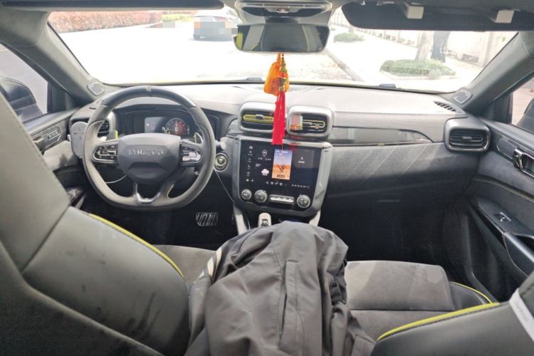 Used Lynk & Co 03 2021 03+ 2.0TD Automatic Wind-Chasing Edition Center Console