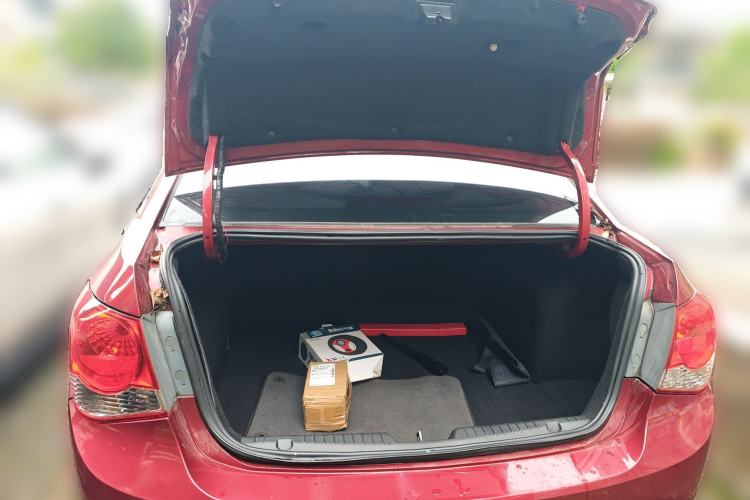 Used Chevrolet Cruze 2013 1.6L SE AT Trunk