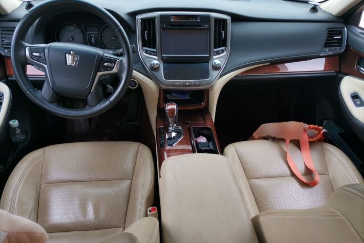 Used Toyota Crown 2017 2.0T Sport Edition Center Console