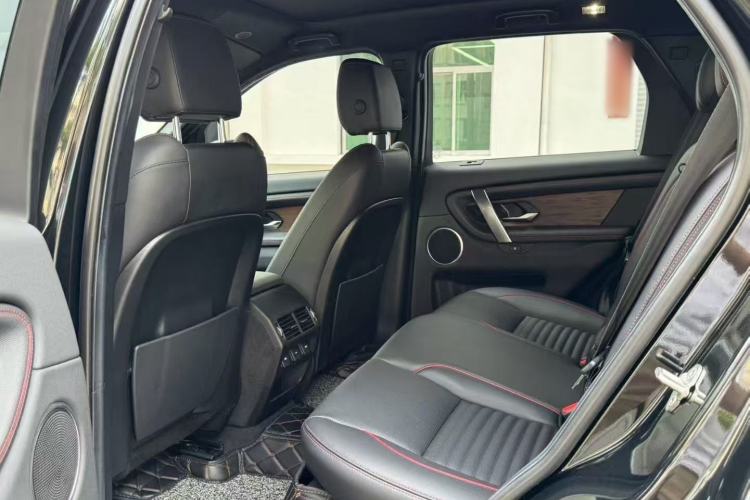 Used Land Rover Discovery Sport New Energy 2022 Facelifted P300e Plug-in Hybrid Electric Version Interior 4