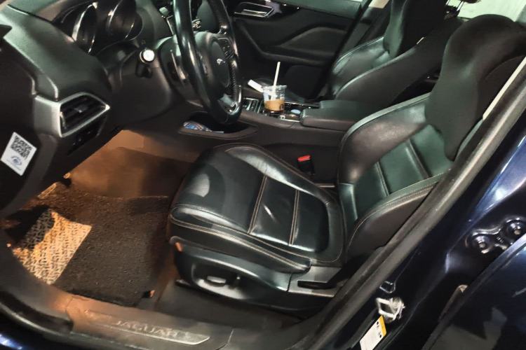 Used Jaguar F-PACE 2016 2.0T Two-Wheel Drive Urban Luxury Edition
