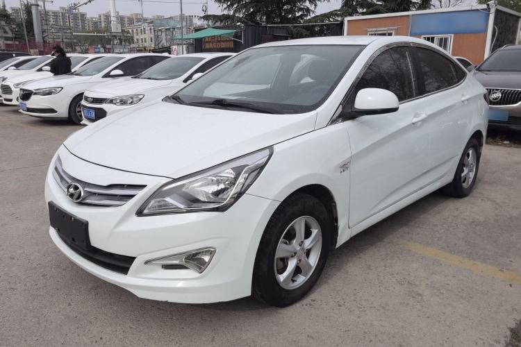 Used Hyundai Verna (older generation) 2014 1.4L Manual Smart GLS Trim