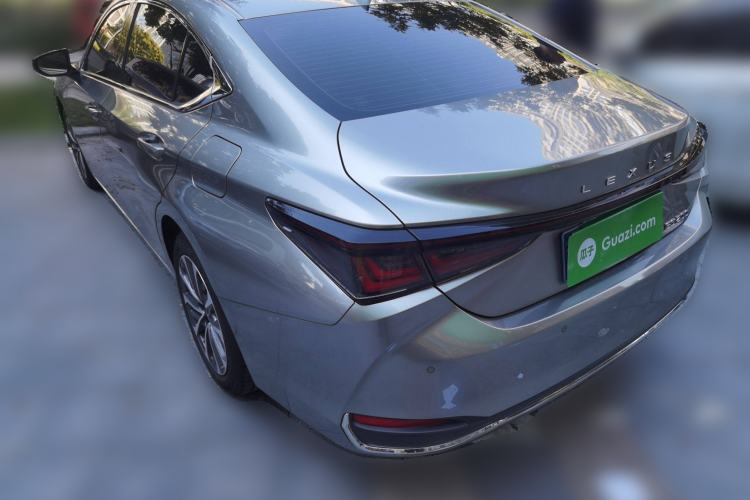 Used Lexus ES 2025 200 Premium Edition Rear Left 45 Deg