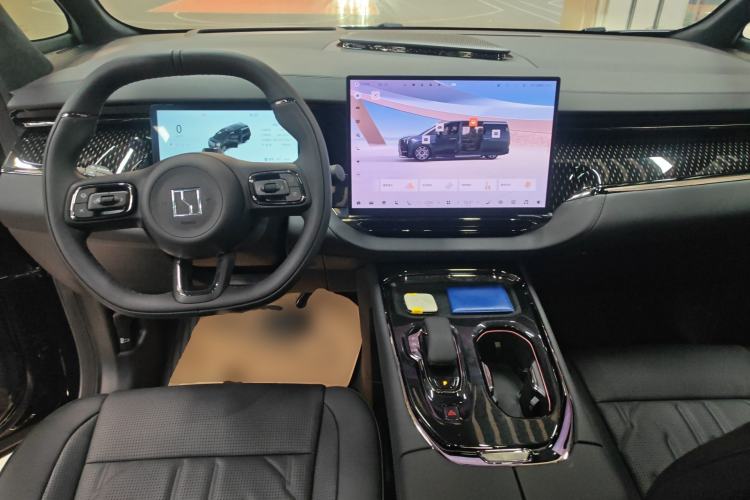 Used Zeekr 009 2024 7-Seater Walk-Through Version Four-Wheel Drive 108 kWh
