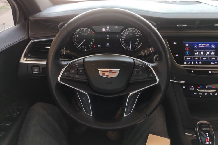 Used Cadillac XT5 2020 28T Luxury Version Steering Wheel