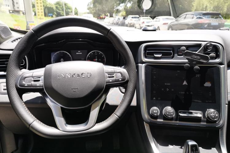 Used Lynk & Co 01 2019 2.0T Four-Wheel Drive Genie Pro Version China V Emission Standard
