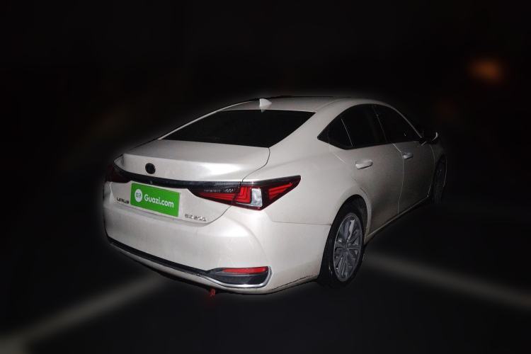 Used Lexus ES 2023 200 Excellence Edition
