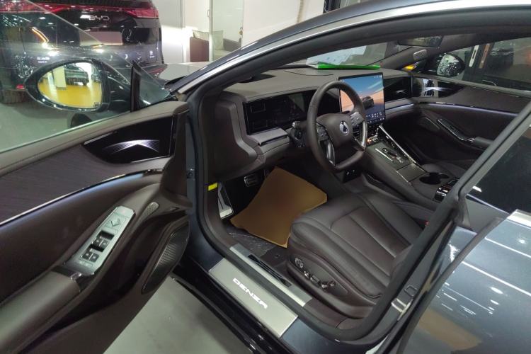 Used Denza Z9 2024 1100 km Four-Wheel Drive Max Version