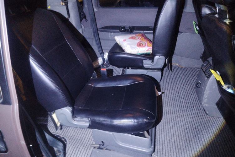 Used FORTHING Lingzhi 2013 V3 1.5L 7-Seater Standard Model II Left Rear Seat