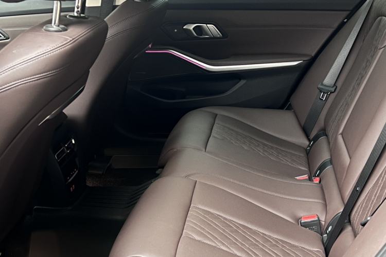 Used BMW i3 2023 eDrive 40 L Midnight Sports Package
